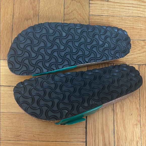 Birkenstock Madrid Green Sandals with Gold Buckle - LIKE NEW - Picture 4 of 4